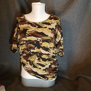 LULAROE CAMO PERFECT T